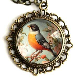 Vintage Robin Bird Necklace - Cottage Core Ornate Pendant -‎ Antique Jewelry
